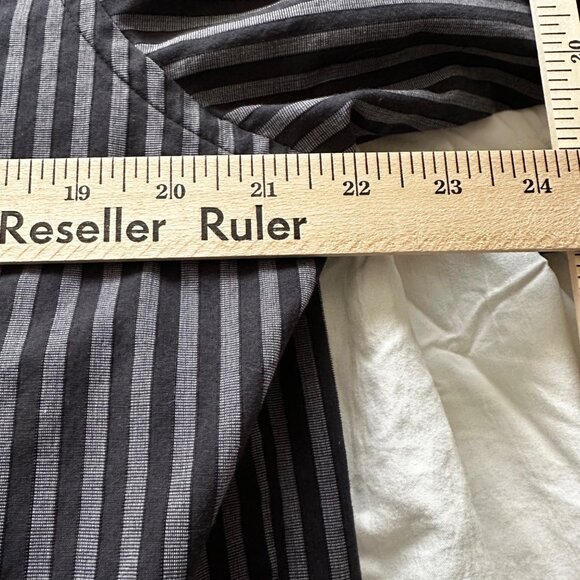 Van Heusen Mens Black & Gray Pinstripe Broadcloth Button-Up Shirt L Academia - Picture 8 of 13